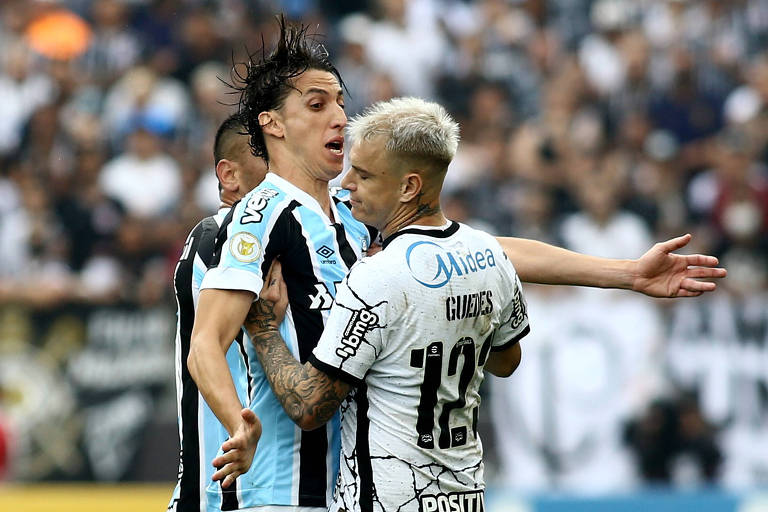 Corinthians arranca empate e deixa Grêmio por um fio de ser rebaixado