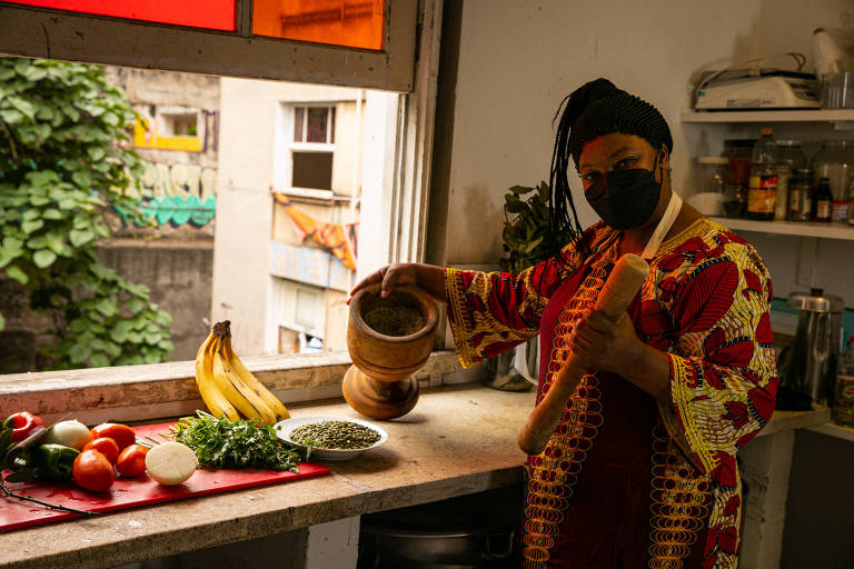 A congolesa Hortense Mbuyi, que vai ensinar a preparar um prato típico de seu país na cozinha da Ocupação 9 de Julho