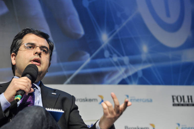 Thiago Tavares, presidente da SaferNet Brasil; na ocasião, ele participa de seminário da Folha em 2018
 
