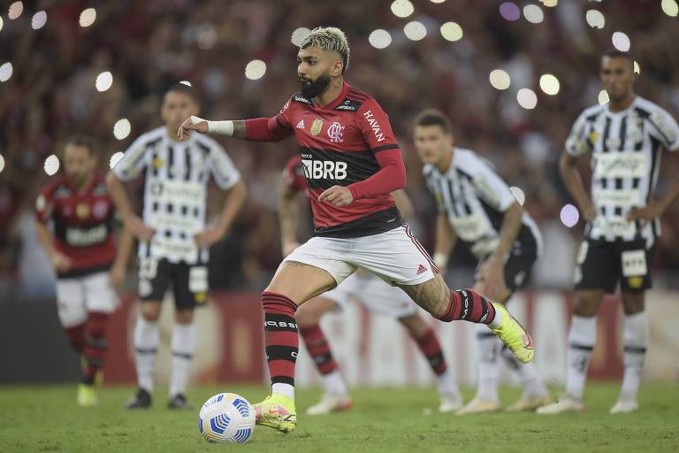 Gabigol perde pênalti e permite ao Santos sonhar com volta à Libertadores