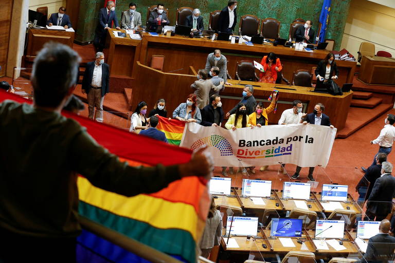 Chile se torna oitavo país da América Latina a legalizar casamento gay