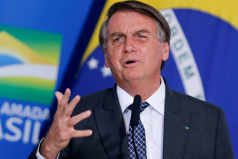 Bolsonaro é eleito personalidade do ano por voto popular na revista Time e  comemora - 07/12/2021 - Mundo - Folha