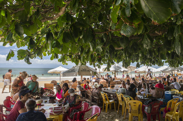 Turistas voltam à 'Costa do Descobrimento' com ocupação de 95% dos hotéis