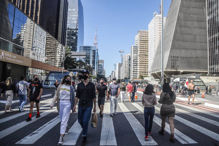 Aos 130 anos, av. Paulista morre e renasce como símbolo da cidade