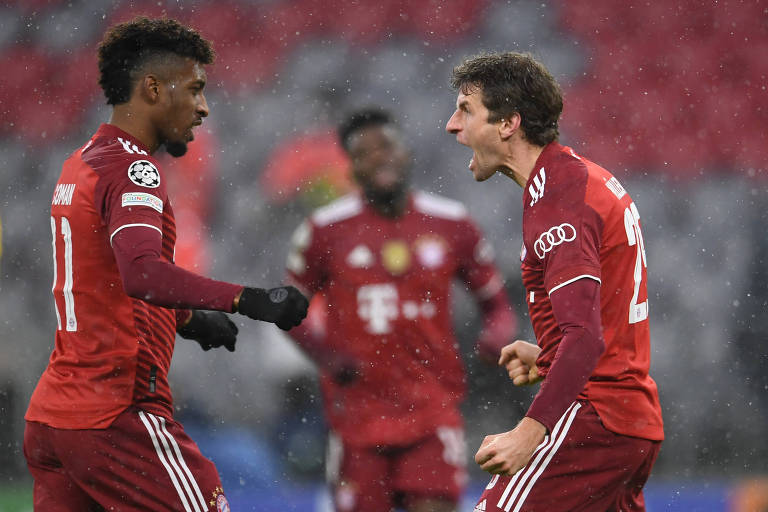 Thomas Müller comemora o primeiro gol do Bayern sobre o Barcelona