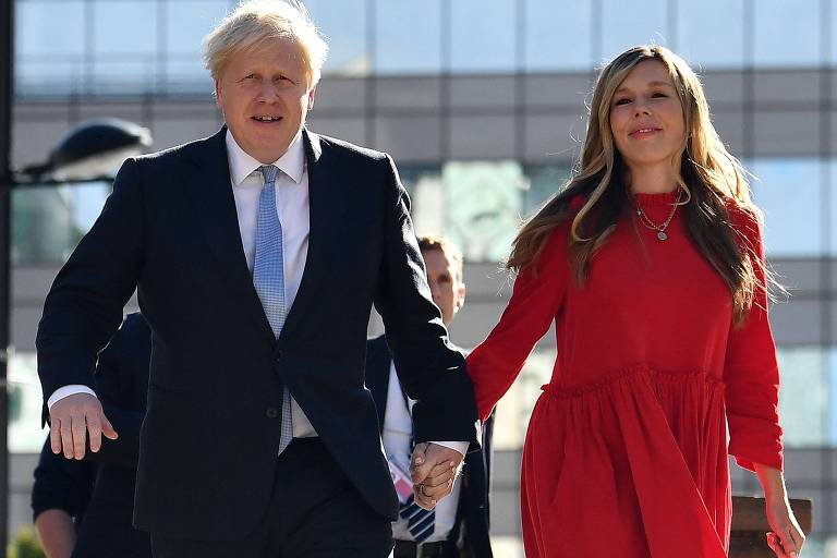Boris Johnson é pai pela 7ª vez em semana conturbada para governo do Reino Unido
