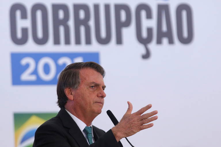 Bolsonaro lança minipacote anticorrupção e aproveita para criticar Moro