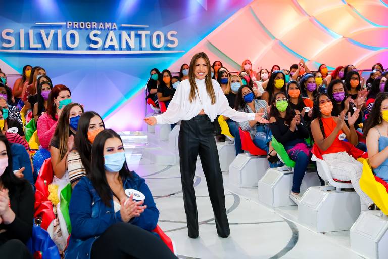 Programa Silvio Santos recebe elenco do The Noite no Jogo dos