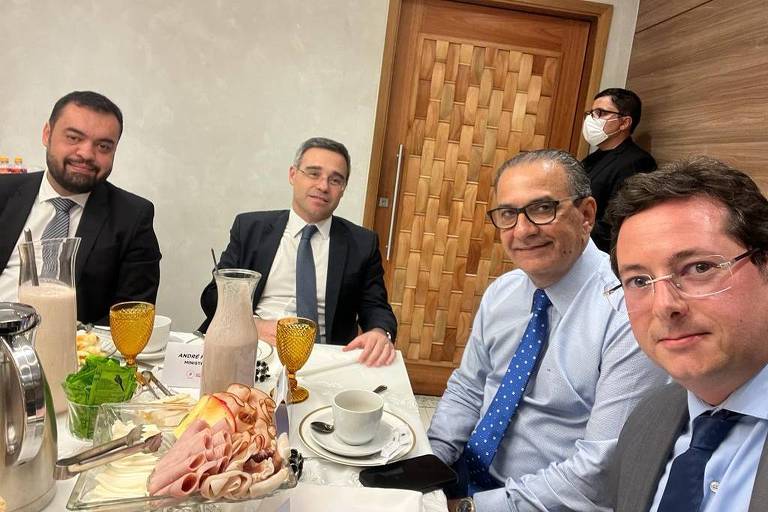 André Mendonça se reúne com pastor Malafaia, Romário e Wajngarten para agradecer aprovação ao STF