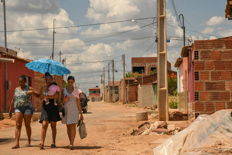 Verba indicada por ex-líder de Bolsonaro vira asfalto que derrete em Pernambuco