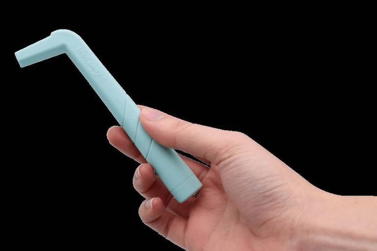 Parecido com um canudo, dispositivo inventado por médico americano pode ajudar algumas pessoas a pararem de soluçar