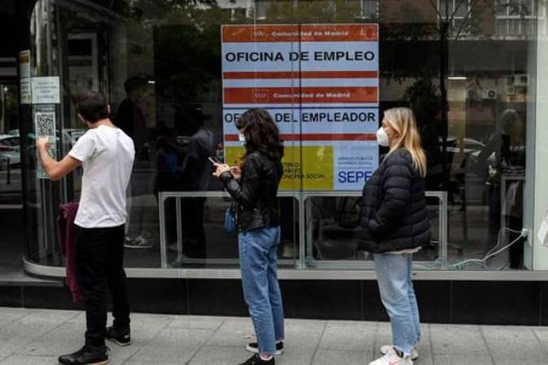 Fila de desemprego na Espanha
