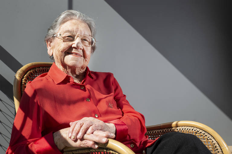 Morre Palmirinha, que ensinou mulheres a cozinhar para o sustento, aos 91 anos