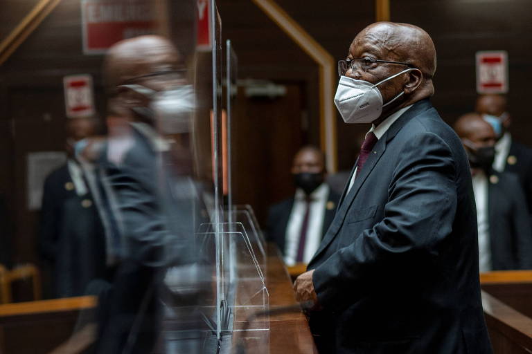 Tribunal da África do Sul ordena que ex-presidente Jacob Zuma retorne à prisão