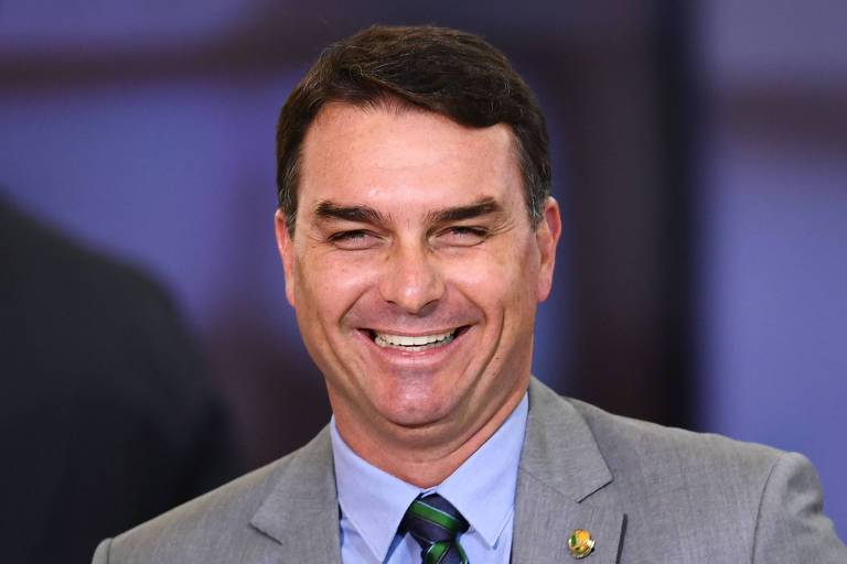 Desembargadora vê 'quantidade robusta de provas', mas nega quebra de sigilo de Flávio Bolsonaro