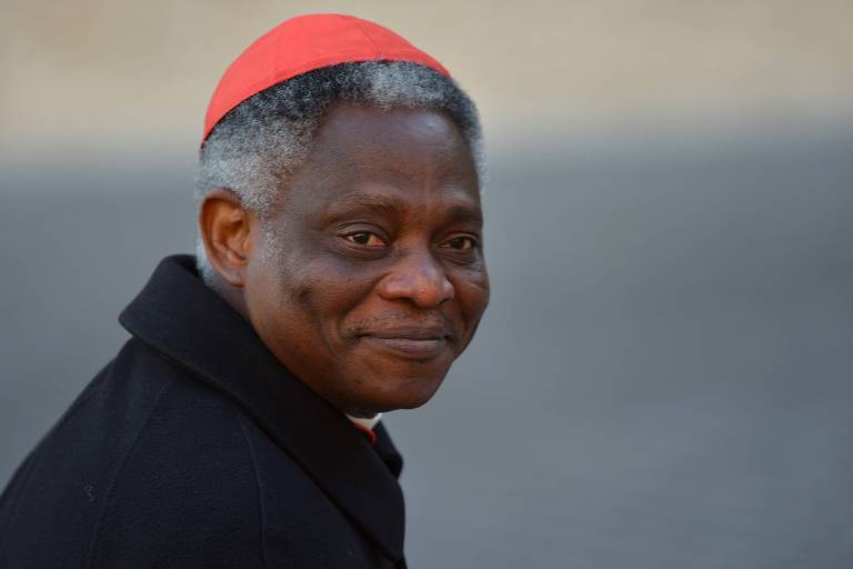Cardeal cotado para primeiro papa africano em 1.500 anos apresenta renúncia