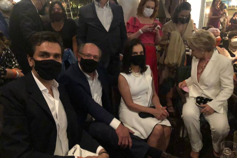 O ex-secretário municipal e estadual da Educação de SP Gabriel Chalita, o ex-governador Geraldo Alckmin e sua mulher, Lu, e Marta Suplicy