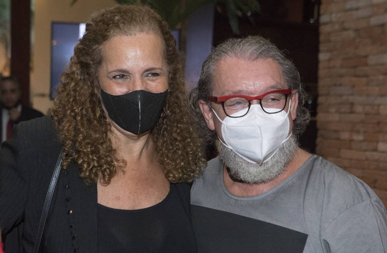 A deputada federal Jandira Feghali (PCdoB-RJ) e o advogado Antônio Carlos de Almeida Castro, o Kakay