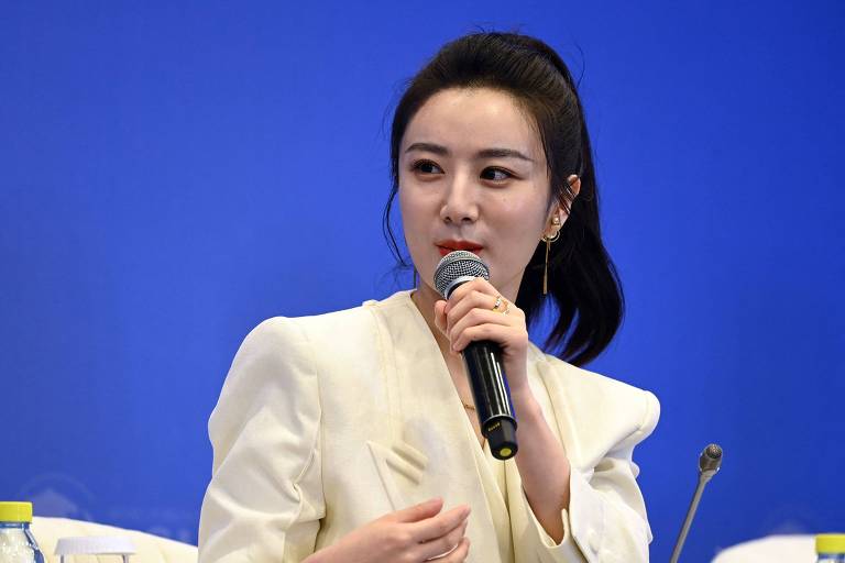 Influenciadora digital Huang Wei, também conhecida como Viya, em evento em Boao, na China