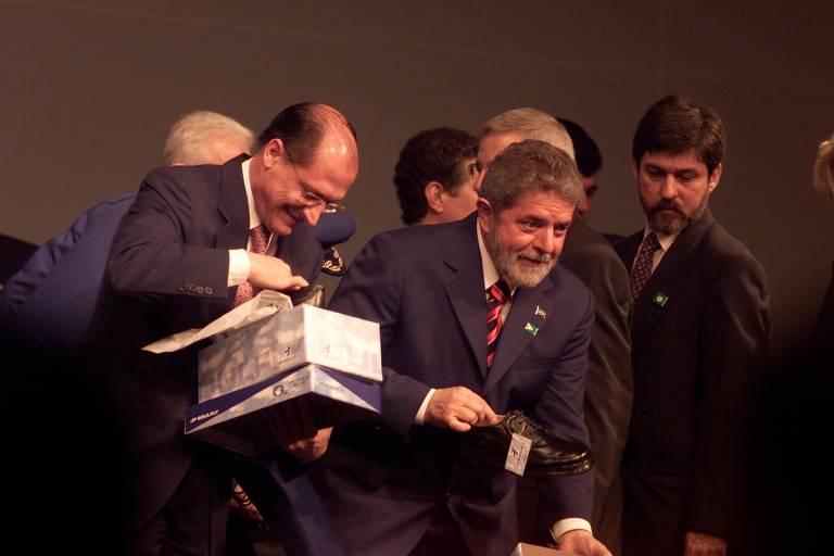 EM 2003, o presidente Lula e o governado Geraldo Alckmin visitam a Francal e participam de lançamento de de uma Ong de apoio ao projeto fome zero.
