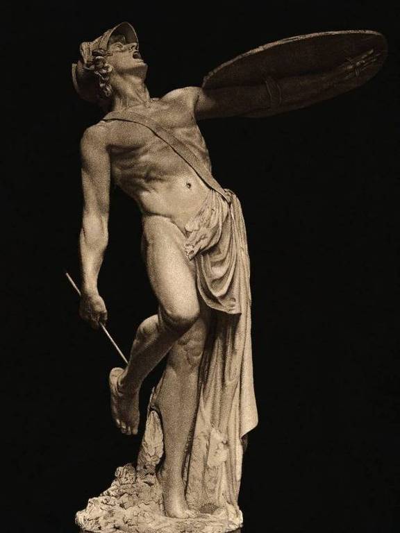 Imagem mostra estátua de Aquiles