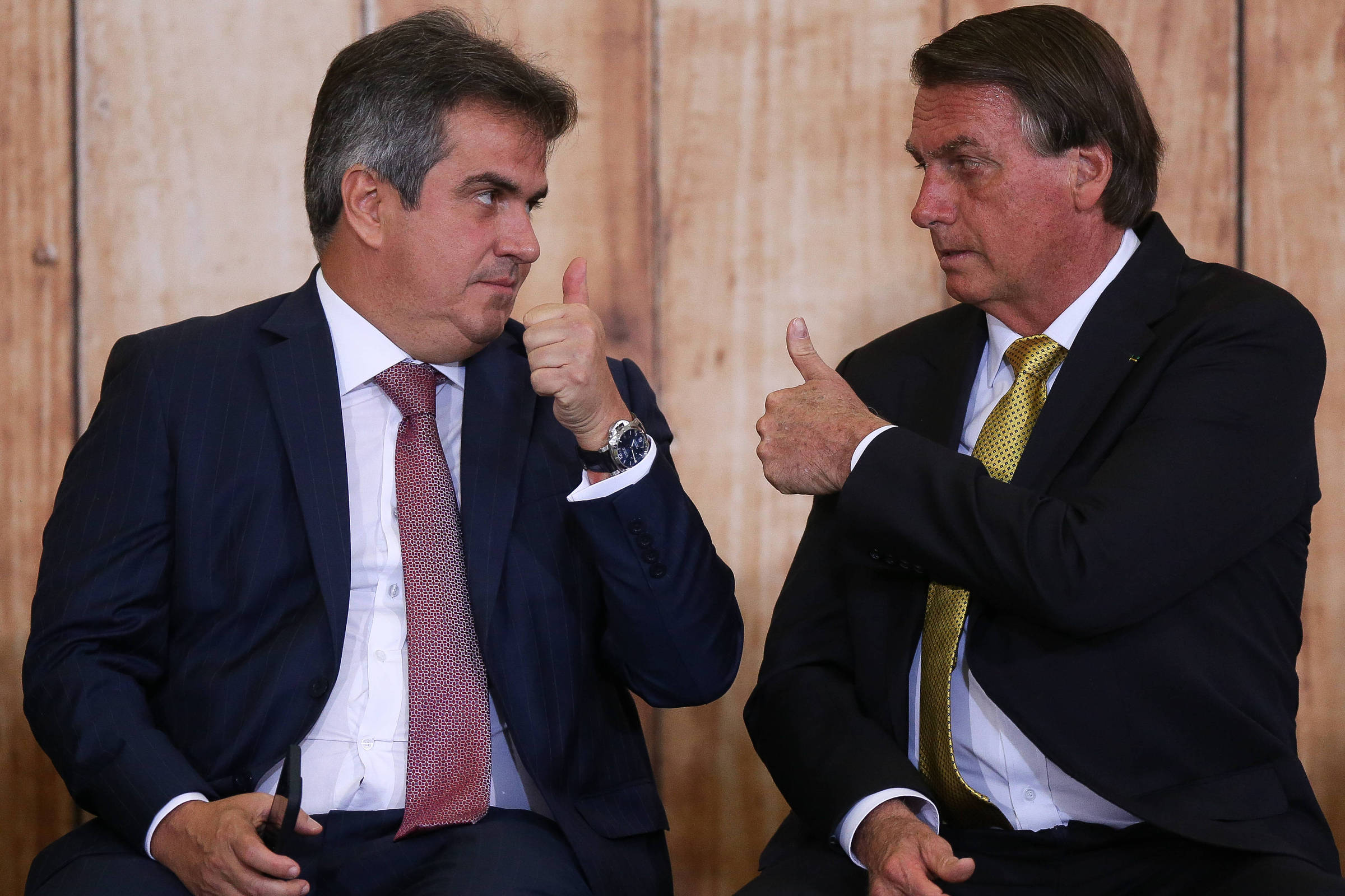 Bolsonaro tira poder de Guedes para Ciro Nogueira honrar acordo de