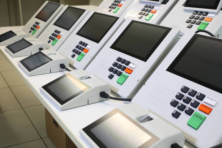 Novas urnas eletrônicas, que serão usadas a partir das eleições de 2022 em parte das seções eleitorais

