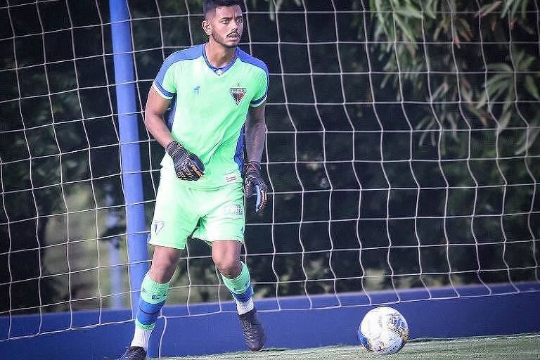 Goleiro Hugo, destaque da base do Fortaleza, que vai jogar a Copinha