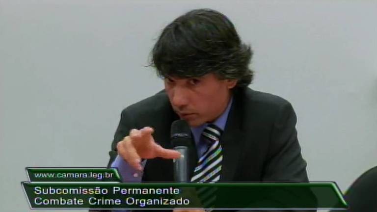 Rodrigo Morais Fernandes, delegado da Polícia Federal, durante audiência na Câmara