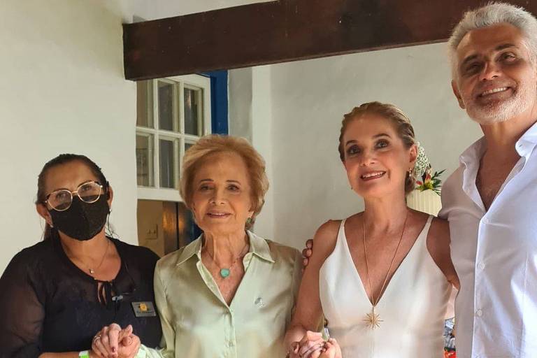 Glória Menezes acompanha filha ao altar em casamento intimista em fazenda