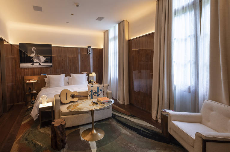 Quarto Delux do hotel Rosewood São Paulo, onde as diárias começam em R$ 2,8 mil e podem beirar os R$ 7 mil.