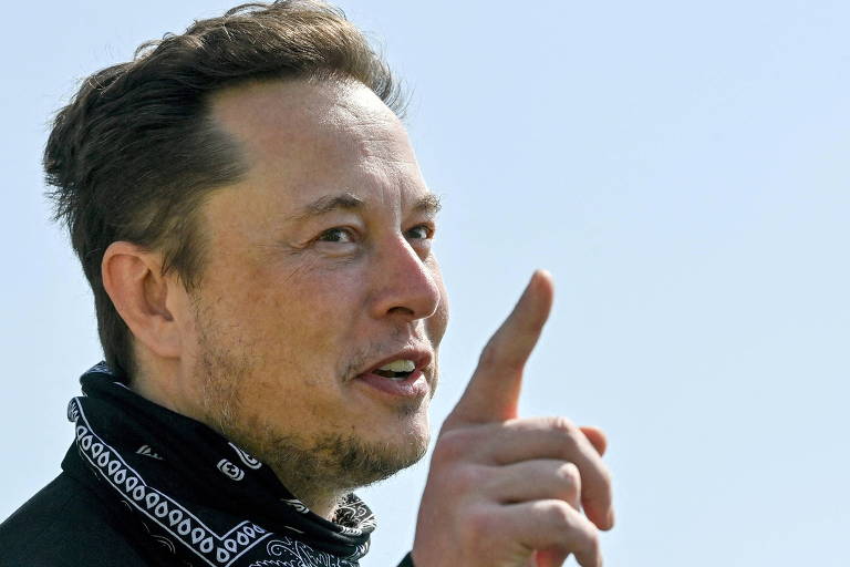 Elon Musk rejeita afirmações de que seus satélites estão tirando rivais do espaço