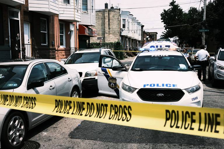 Carros da polícia durante incidente na Filadélfia, no estado da Pensilvânia