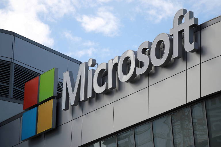 Resultado da Microsoft é atingido por dólar forte e vendas mais fracas de PCs