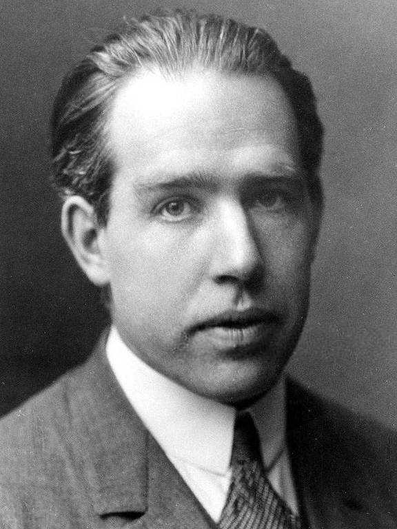 O físico dinamarquês Niels Bohr