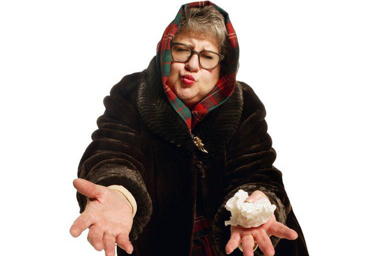 Uma das imagens estereotipadas da tia é a da mulher excêntrica da família