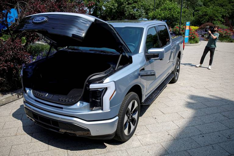 No dia 4 de janeiro, a Ford anunciou que praticamente dobrará a capacidade de produção anual da picape elétrica F-150 Lightning para 150 mil veículos