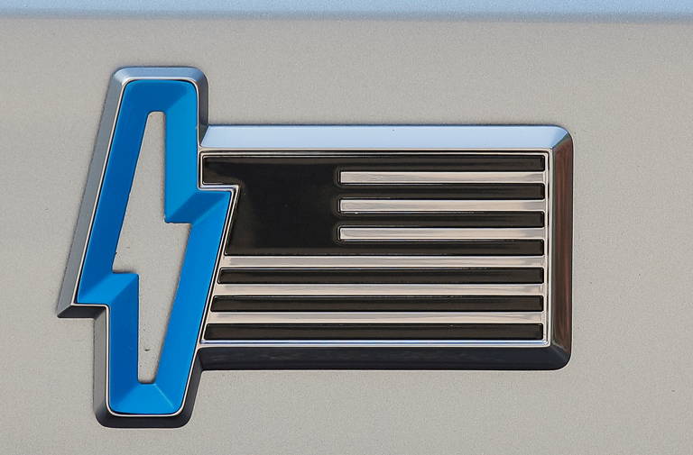 A F-150 Lightning 2022 terá preço inicial de US$ 39.974 (R$ 226,9 mil) e será direcionada para clientes de varejo e comerciais