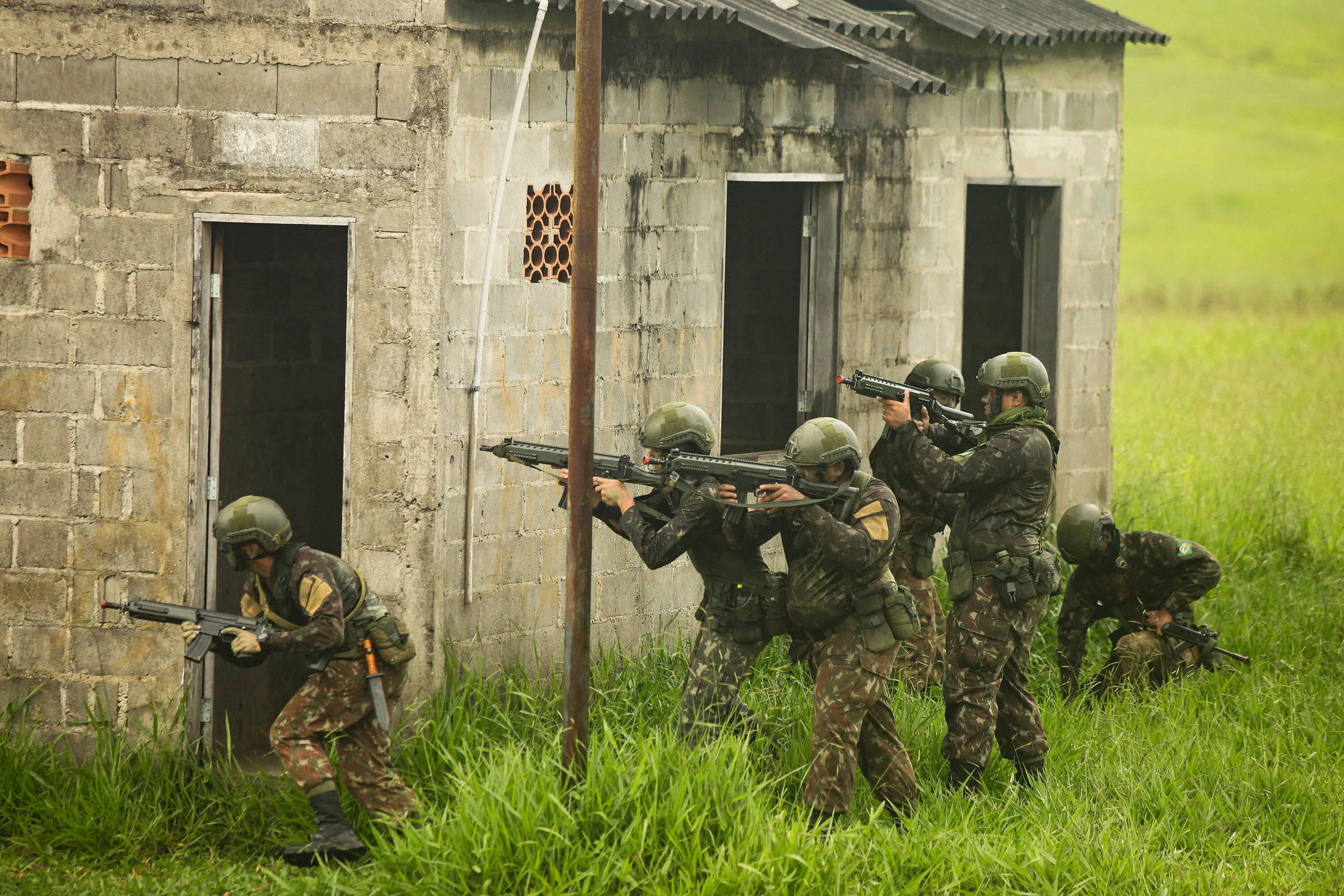 Exército Brasileiro - Durante as instruções no campo, todo soldado