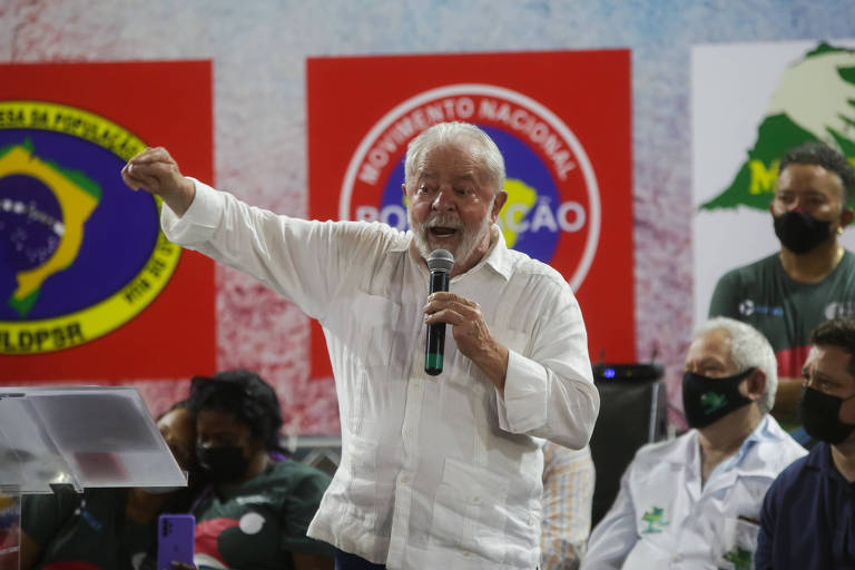 O ex-presidente Lula em Natal de catadores de lixo de São Paulo em dezembro