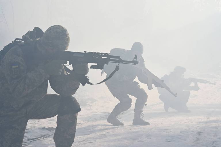 Força de reserva ucraniana treina a defesa de Kiev, capital do país, no fim de 2021