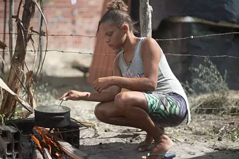 Sem Auxílio e Bolsa Família, crianças precisam de doações para comer no interior da Bahia