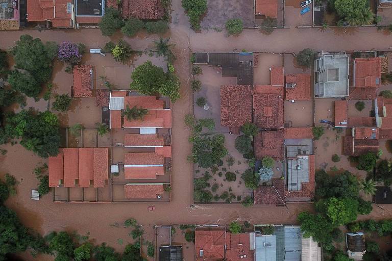 Chuvas em Minas Gerais deixam cidades em situação de emergência