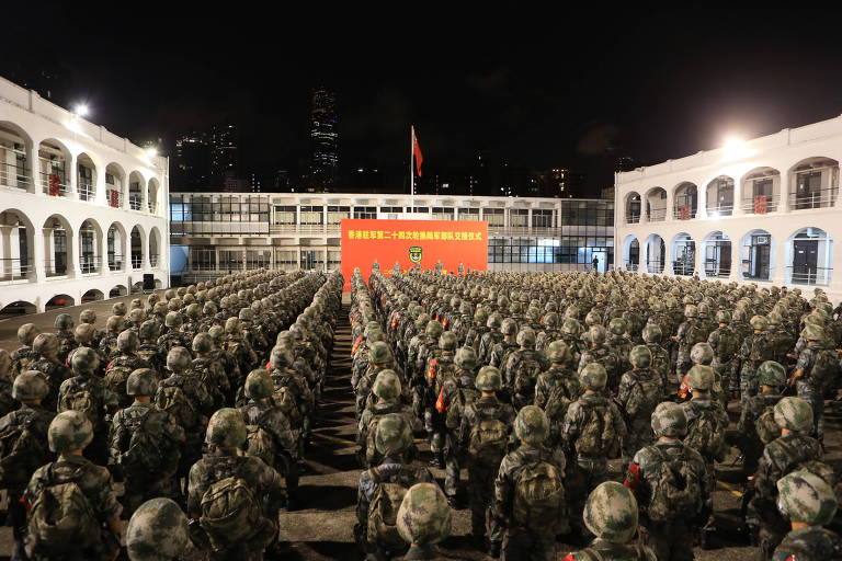 Cerimônia do contingente do Exército de Libertação do Povo instalado em Hong Kong 