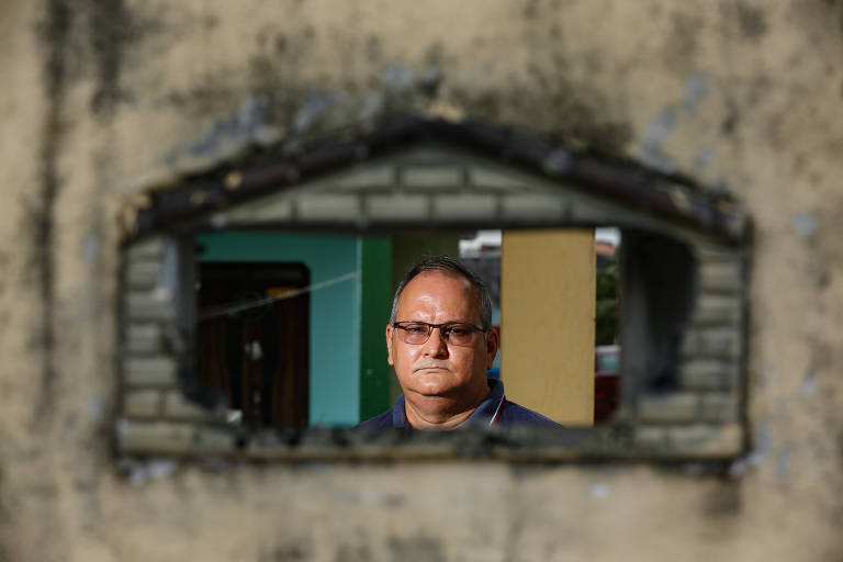 Charles Alencar, 49, que trabalhou na montadora desde o início das operações, no setor de estamparia, e agora está desempregado há um ano. Camaçari abrigou a primeira indústria de automóveis do Nordeste