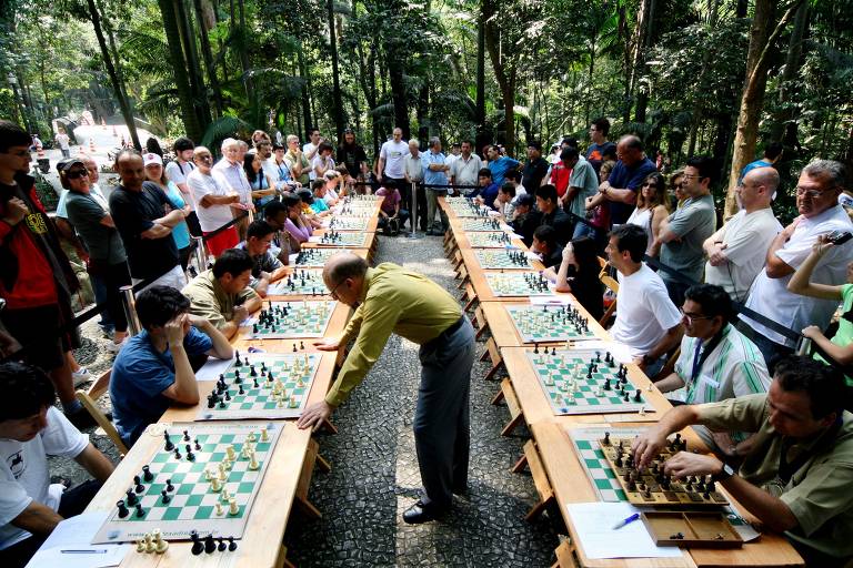 Mequinho, ídolo do Xadrez brasileiro que representou o Mengão, completa 70  anos - Flamengo