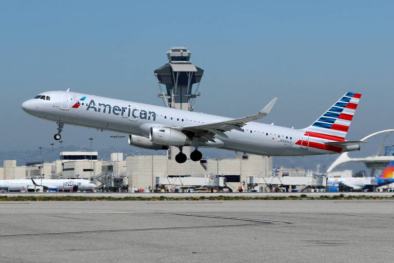 Passageiro invade cabine de avião da American Airlines em Honduras e atrasa voo