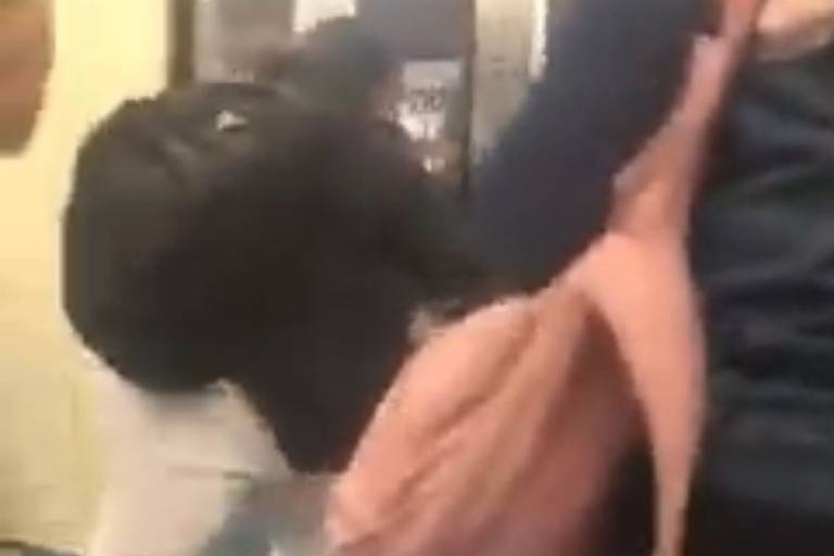 Passageira expulsa mulher do metrô por não usar máscara em SP; veja vídeo