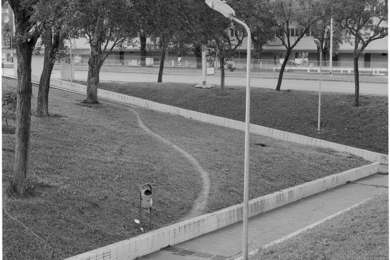 Brasília reinventa imaginário cultural costurando retalhos de país