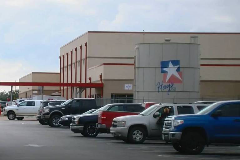 Entrada de uma das escolas administradas pela Hays Consolidated Independent School District, na cidade de Kyle, a 35 km de Austin, no Texas